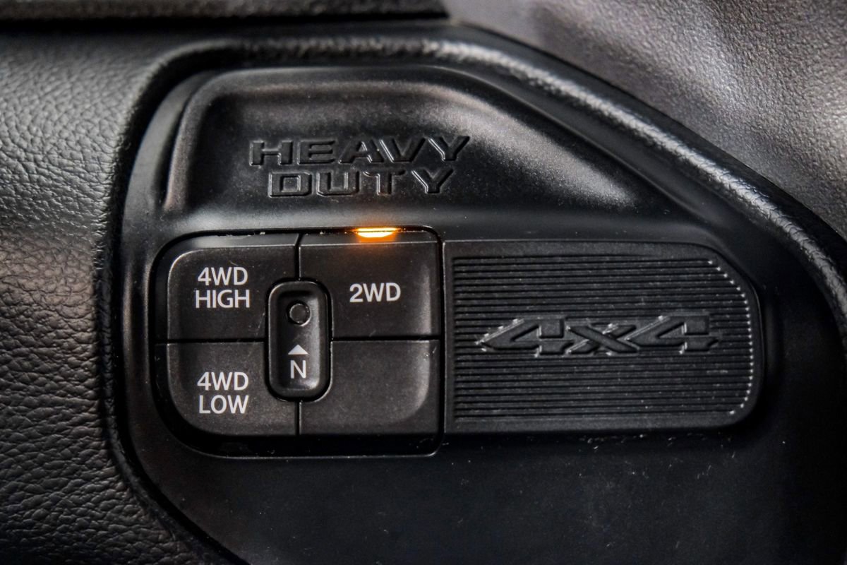 Used 2020 RAM 2500 Laramie w/ Night Edition image 27