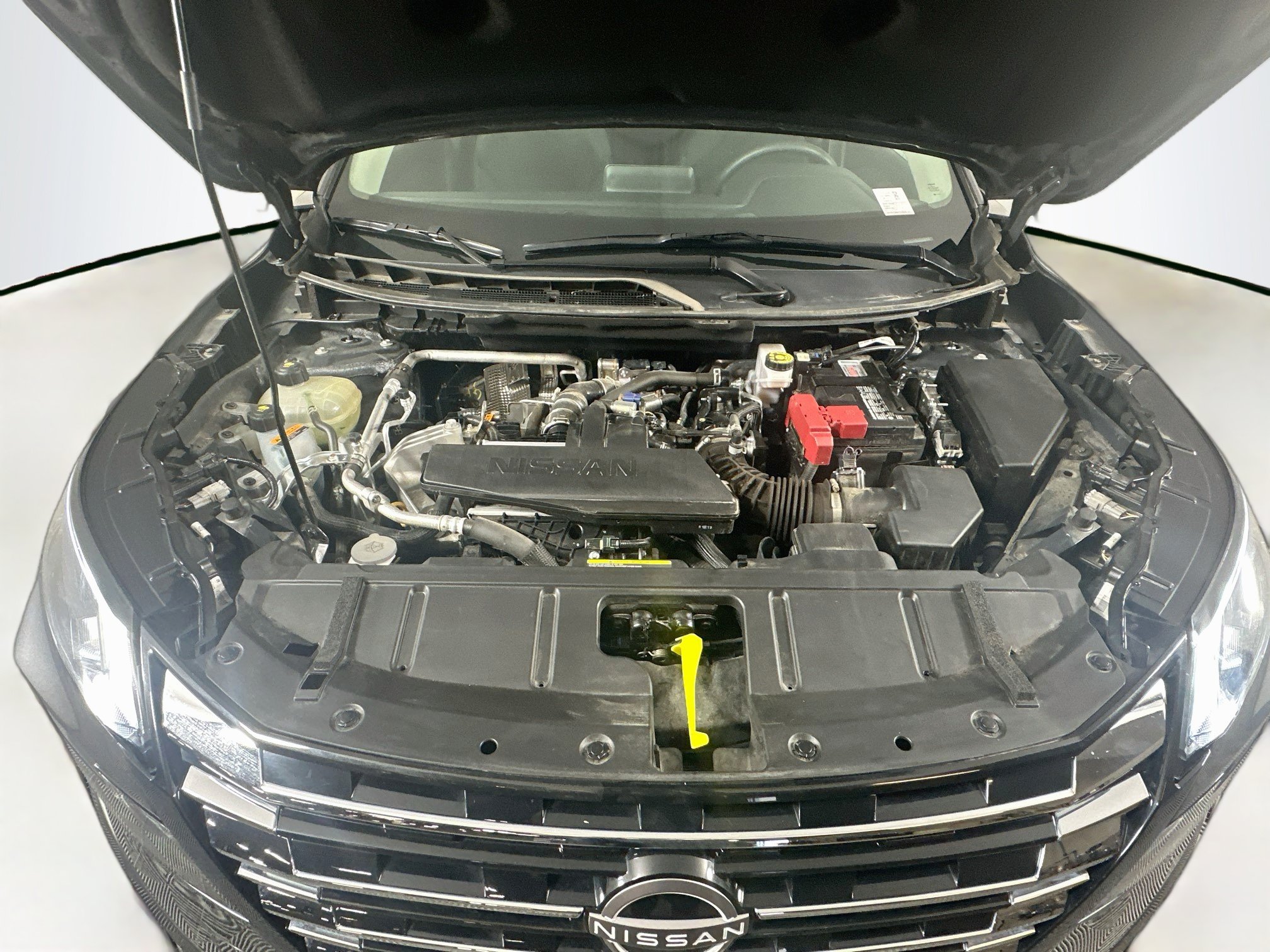 Used 2025 Nissan Rogue S FWD image 31