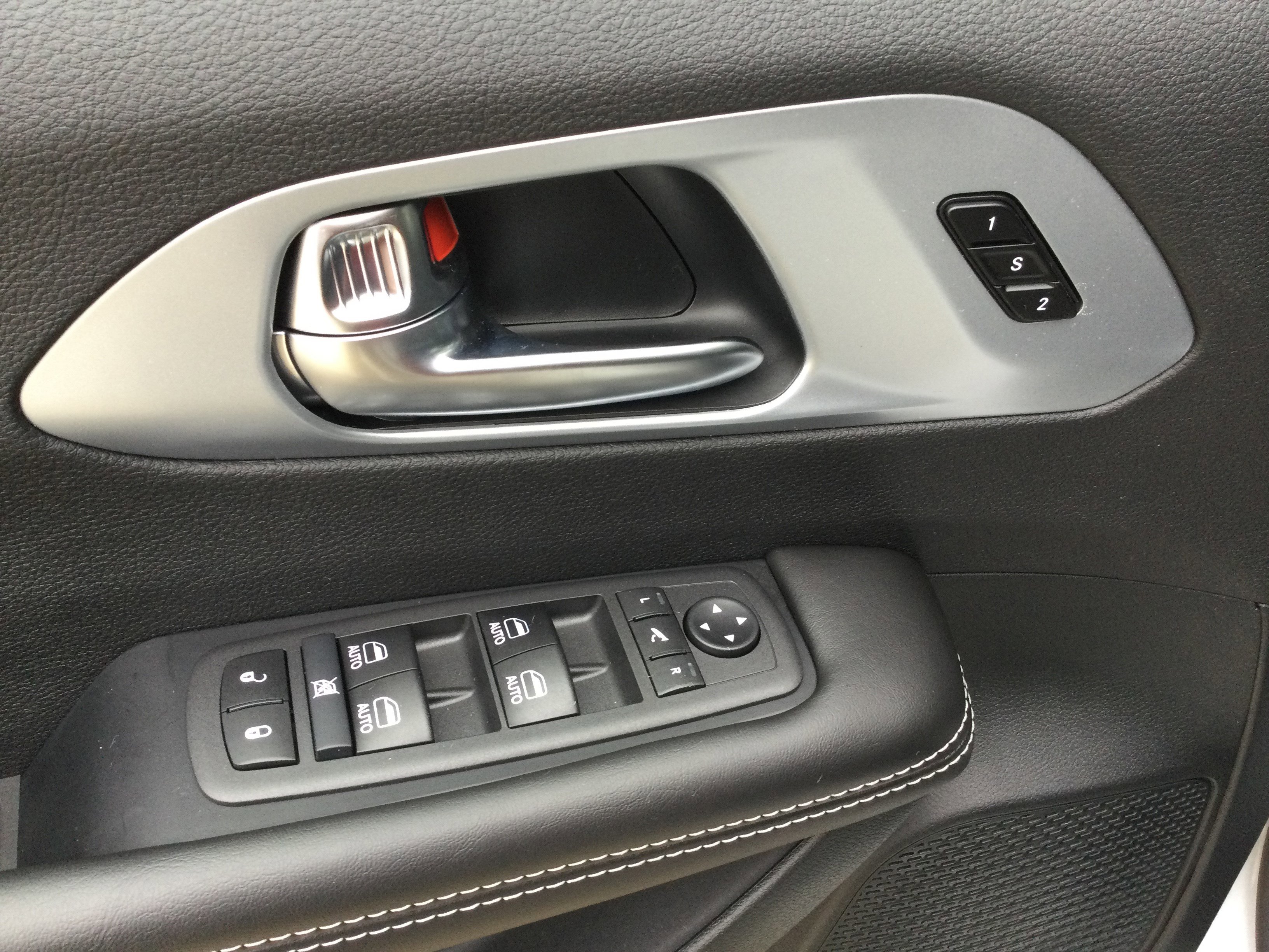 New 2026 Chrysler Pacifica Limited image 9