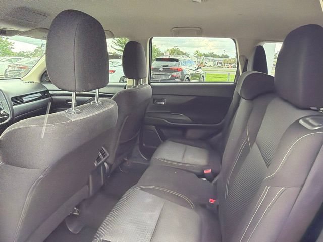 Used 2020 Mitsubishi Outlander ES FWD image 16