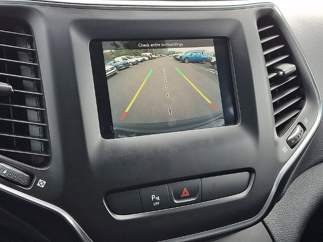 Used 2019 Jeep Cherokee Latitude Plus AWD/4WD image 21