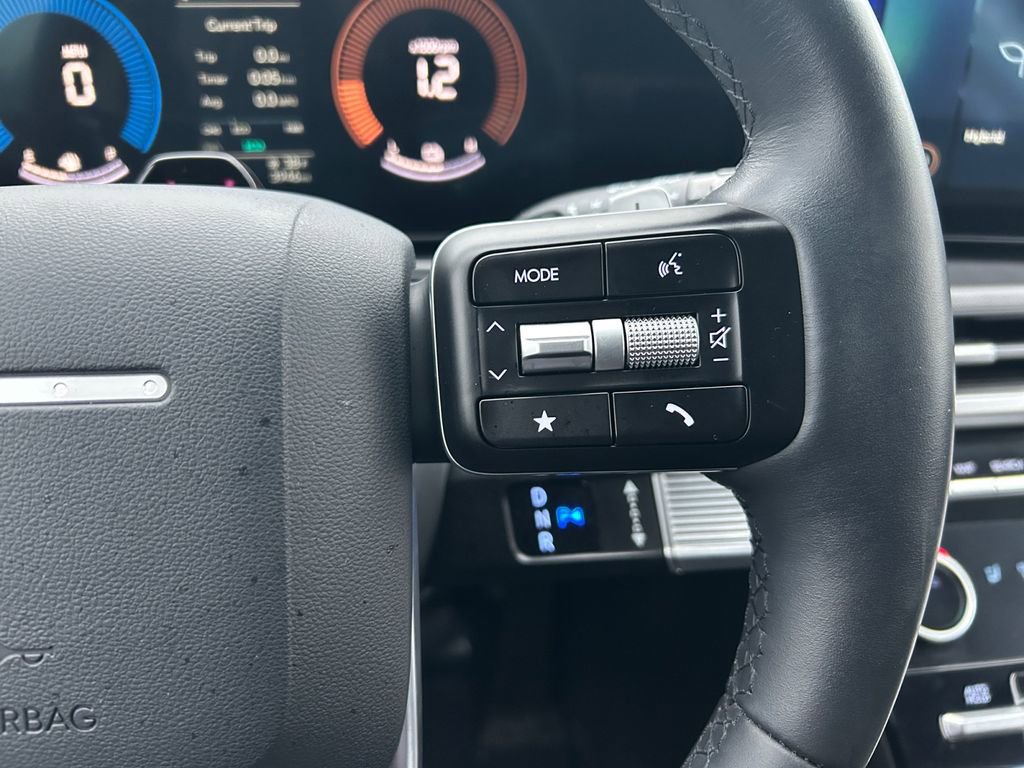 Used 2025 Hyundai Santa Fe SEL image 18