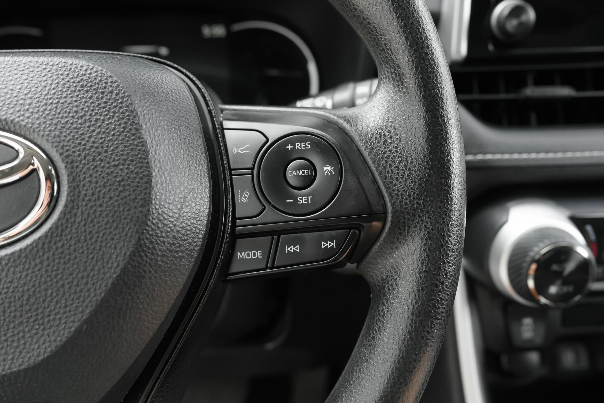 Used 2023 Toyota RAV4 XLE image 20