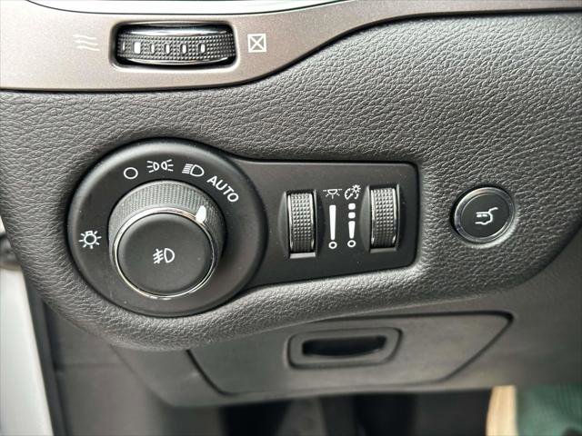 Used 2021 Jeep Cherokee Limited image 20