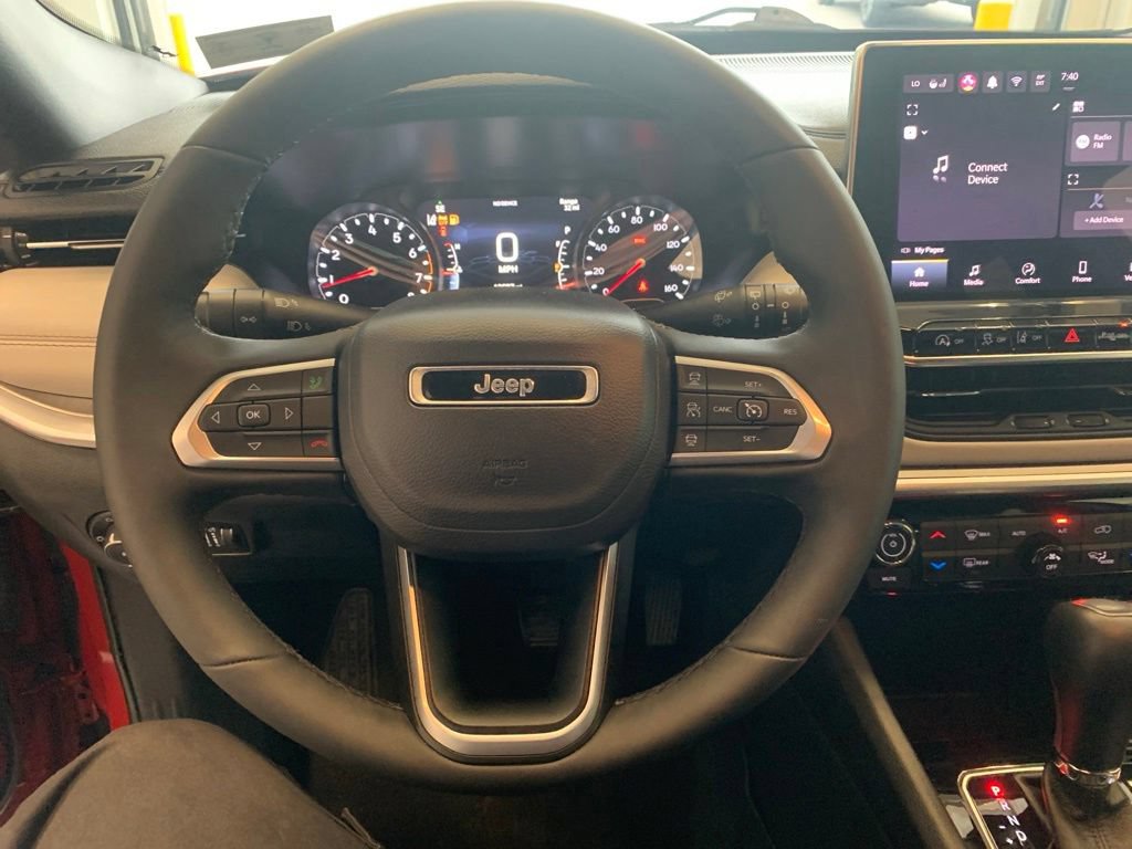 Used 2025 Jeep Compass Limited AWD/4WD image 6