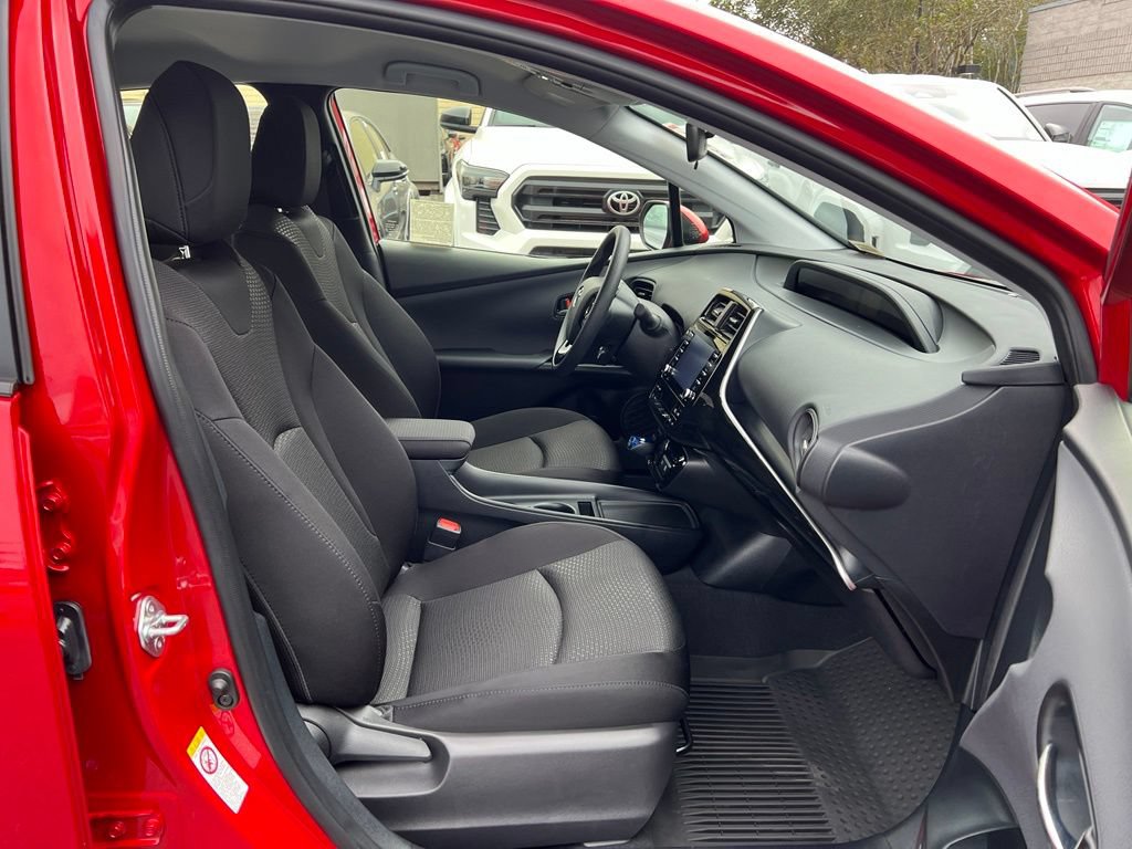Certified 2022 Toyota Prius LE FWD image 19
