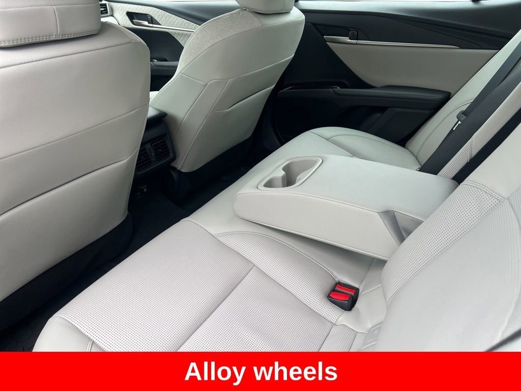 Used 2025 Toyota Camry XLE image 13