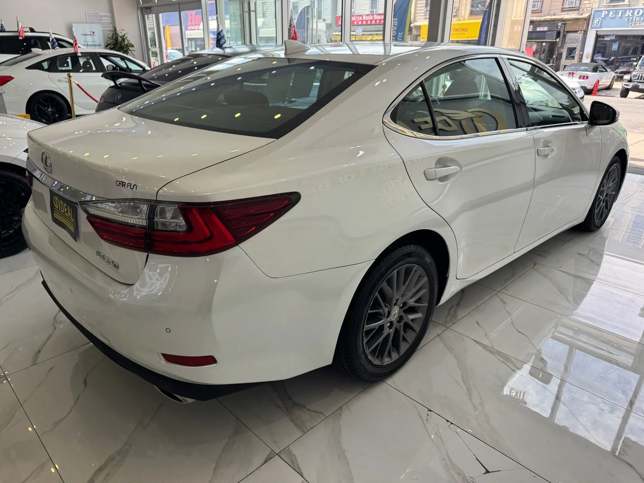 Used 2018 Lexus ES 350 w/ Premier Package FWD image 7