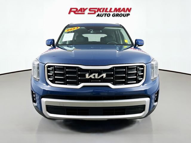 Used 2023 Kia Telluride S image 2