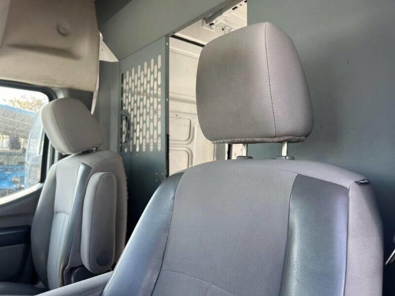 Used 2018 Nissan NV 2500 S image 8