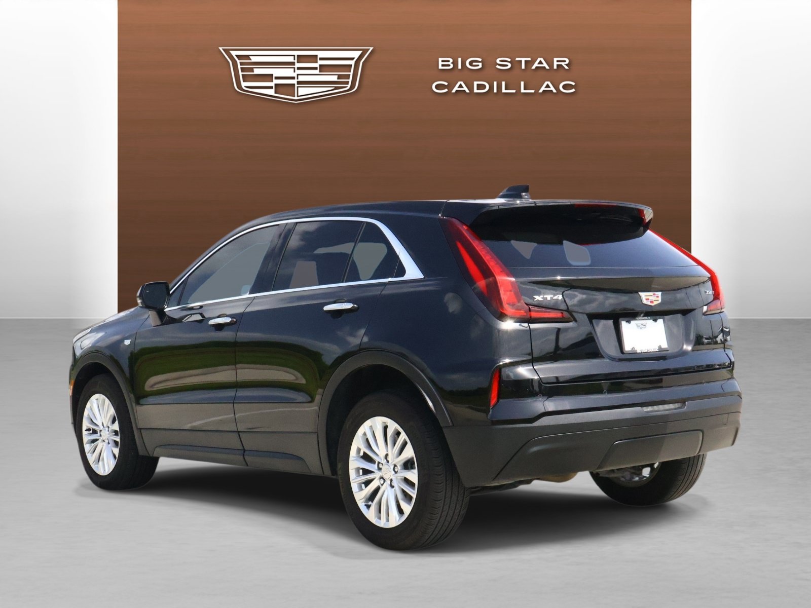 Certified 2024 Cadillac XT4 Luxury FWD image 3