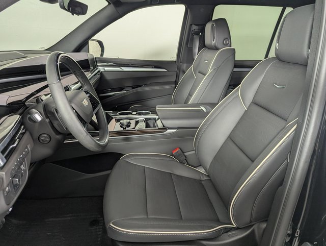Used 2025 Cadillac Escalade Premium Luxury w/ Touring Package image 10