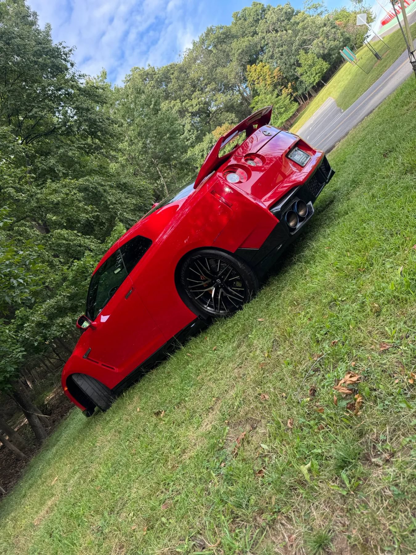 Used 2024 Nissan GT-R Premium w/ Premium Interior Package AWD/4WD image 14