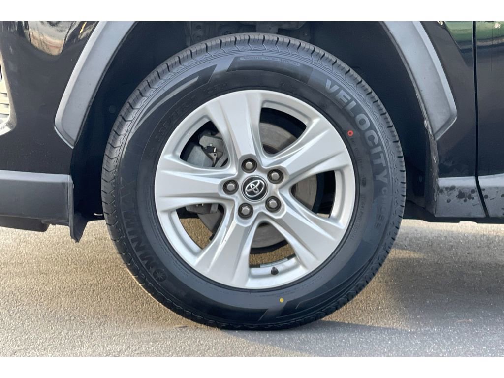 Used 2021 Toyota RAV4 XLE w/ Carpet Mat Package (TMS) image 42