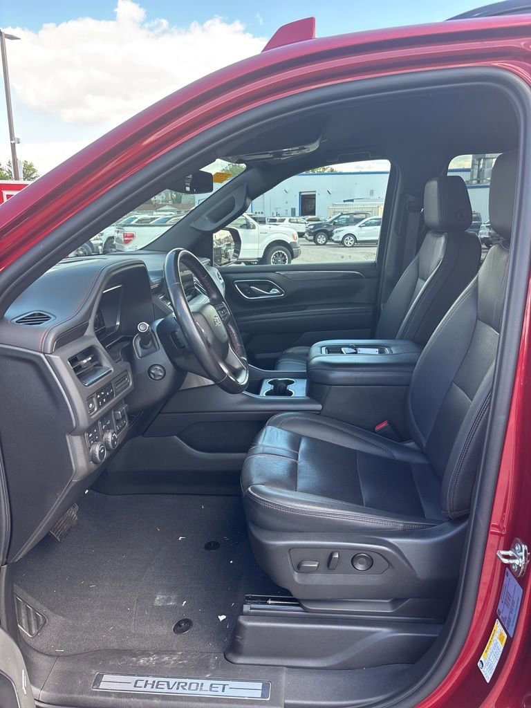 Used 2022 Chevrolet Suburban RST w/ Luxury Package AWD/4WD image 9
