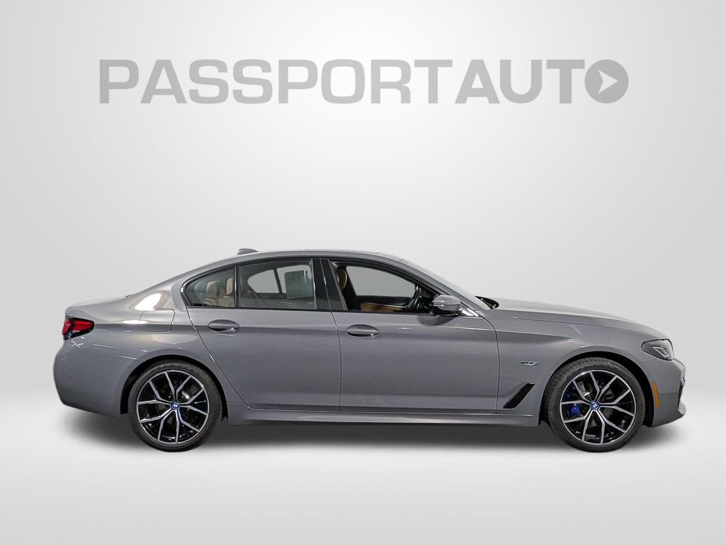 Used 2022 BMW 530e xDrive w/ Premium Package AWD/4WD image 8