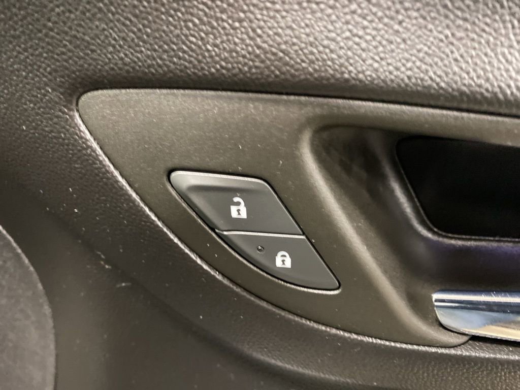 Used 2023 Chevrolet Equinox LT image 21