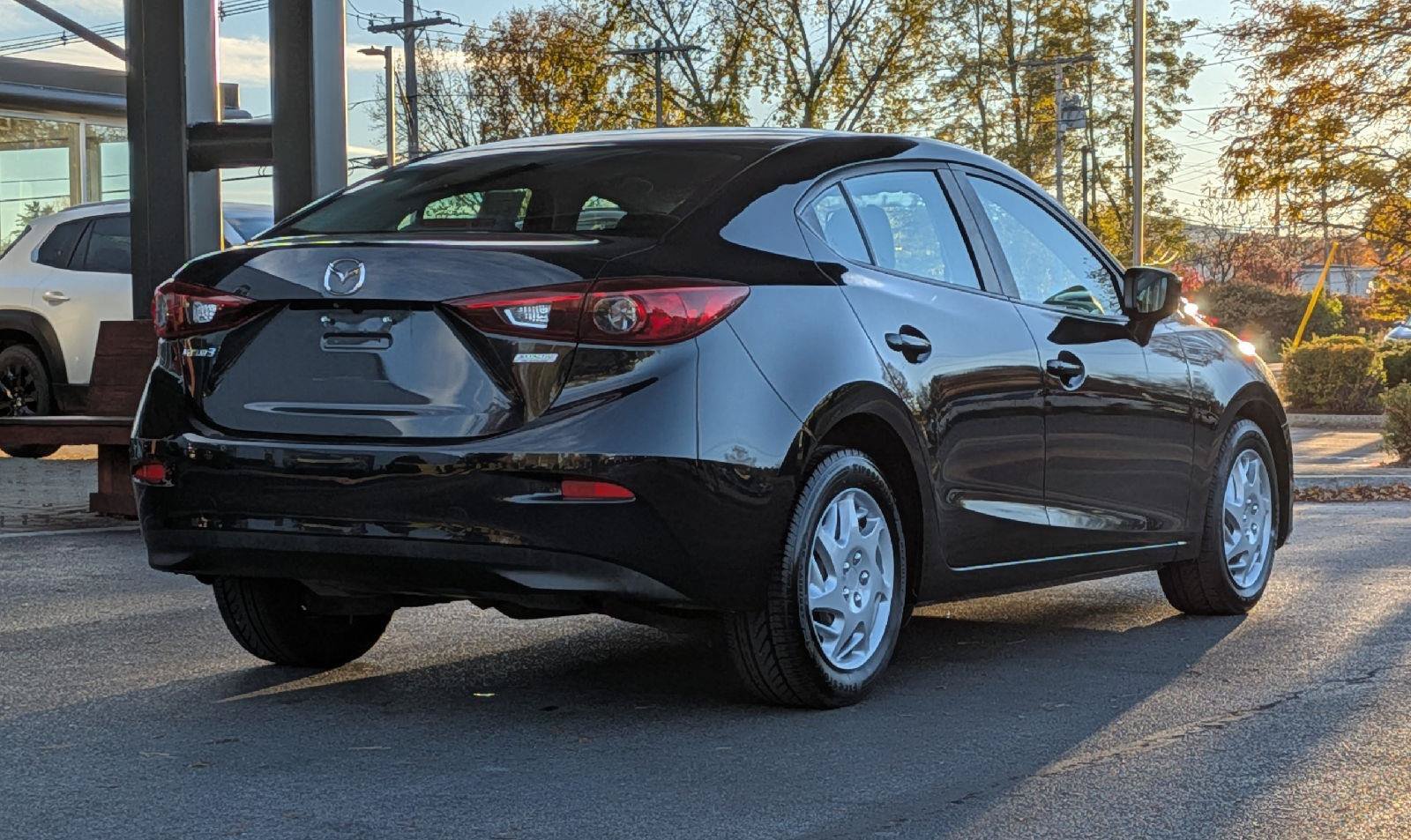 Used 2016 MAZDA MAZDA3 i Sport FWD image 7
