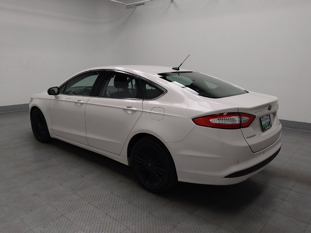 Used 2016 Ford Fusion SE w/ Equipment Group 202A FWD image 3