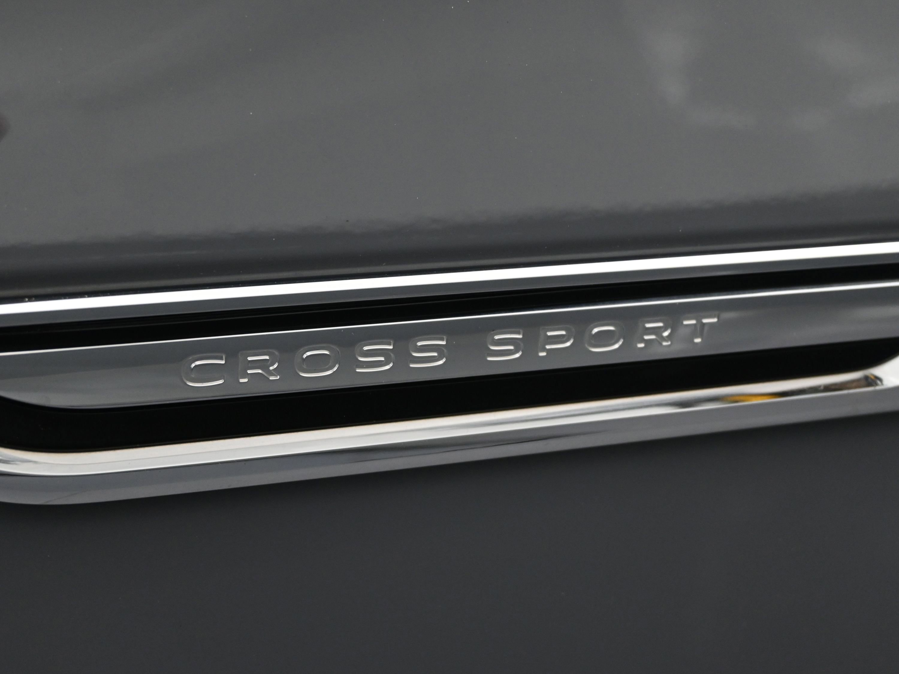 Used 2023 Volkswagen Atlas Cross Sport SE image 10