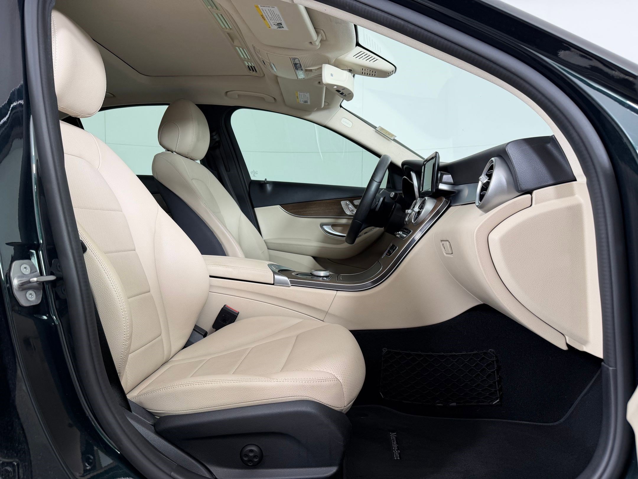 Used 2019 Mercedes-Benz C 300 4MATIC Sedan image 28