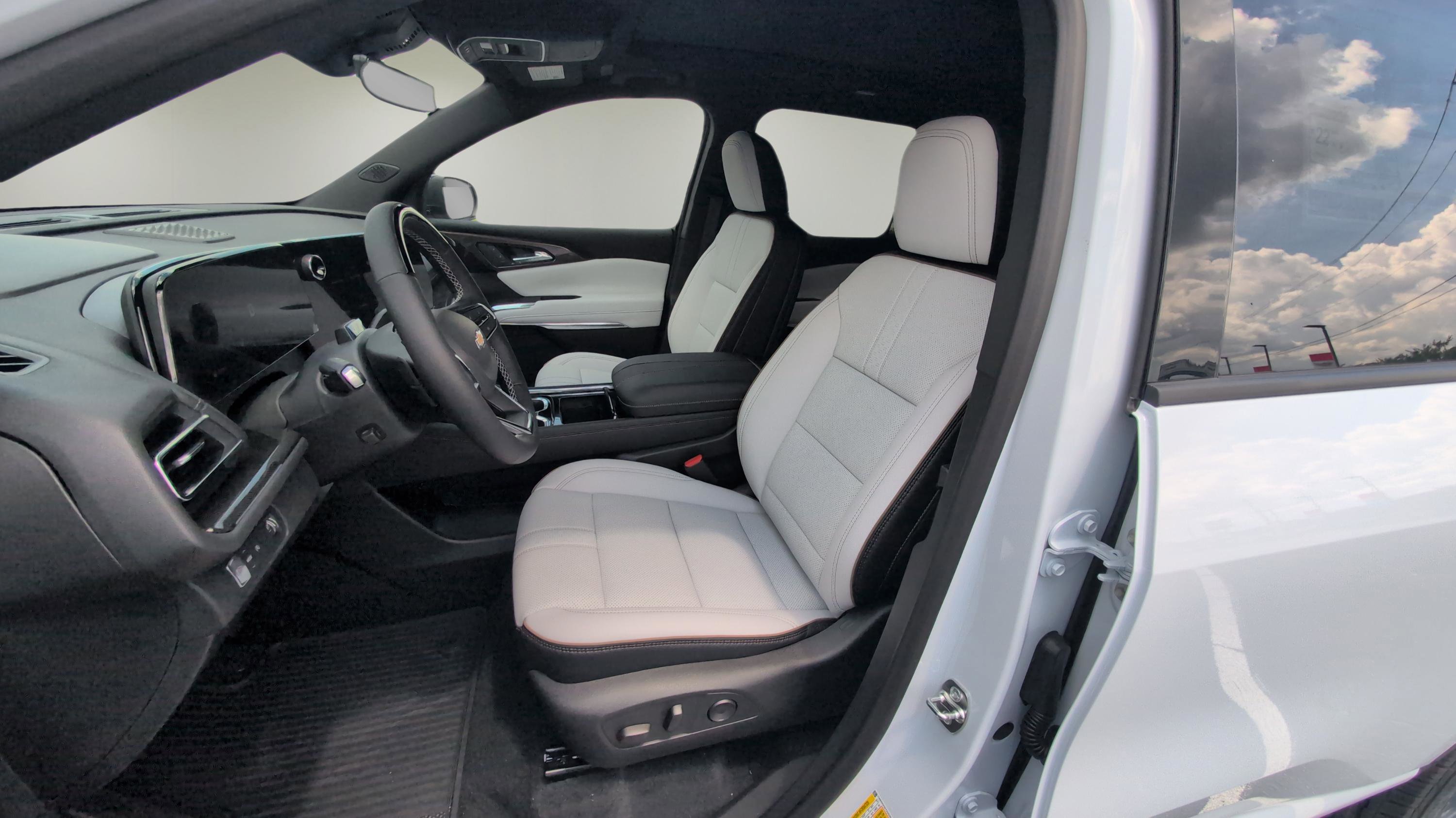 New 2026 Chevrolet Traverse High Country image 17