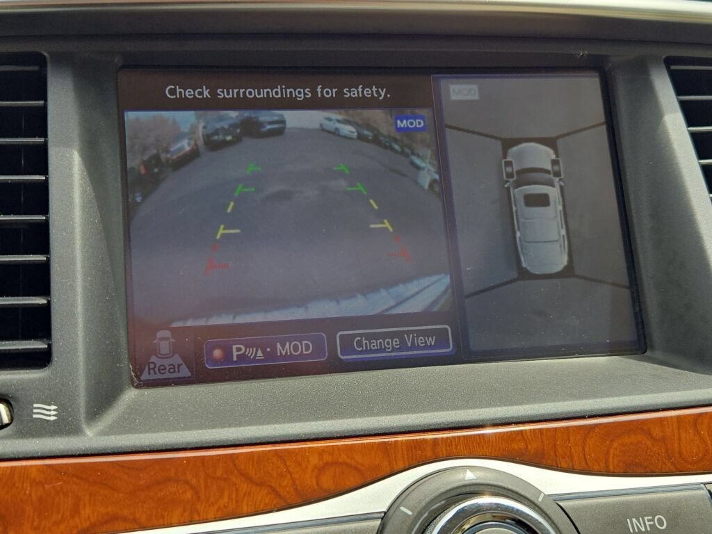 Used 2015 INFINITI QX80 4WD w/ Deluxe Technology Package image 19