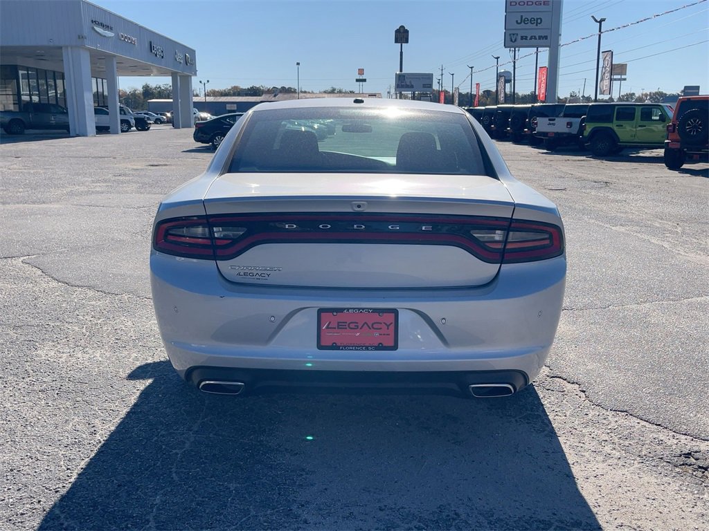 Used 2022 Dodge Charger SXT image 4