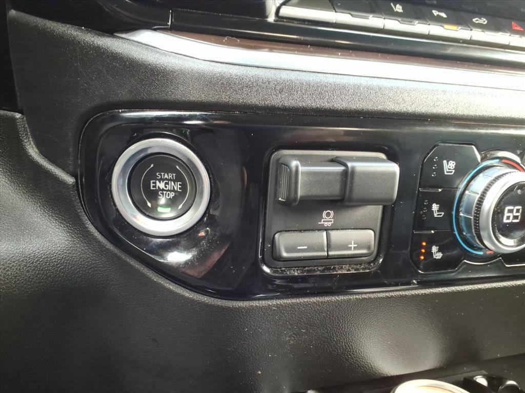 Used 2024 GMC Sierra 2500 SLT w/ SLT Premium Package image 18