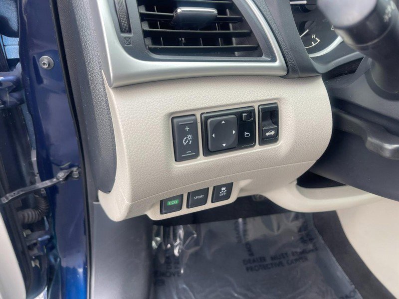 Used 2017 Nissan Sentra SV w/ Driver's Assist Package image 16