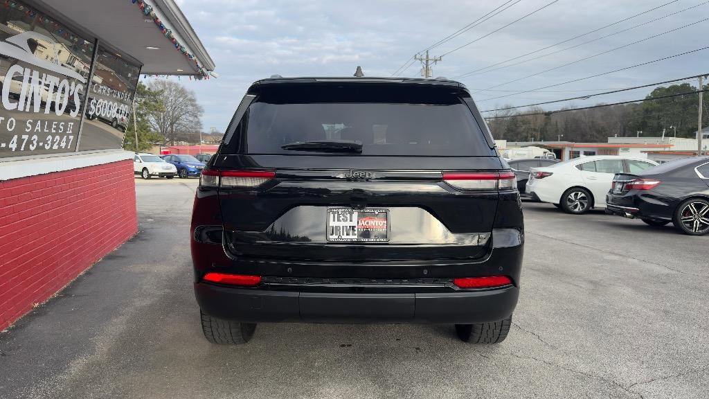 Used 2023 Jeep Grand Cherokee Altitude image 8