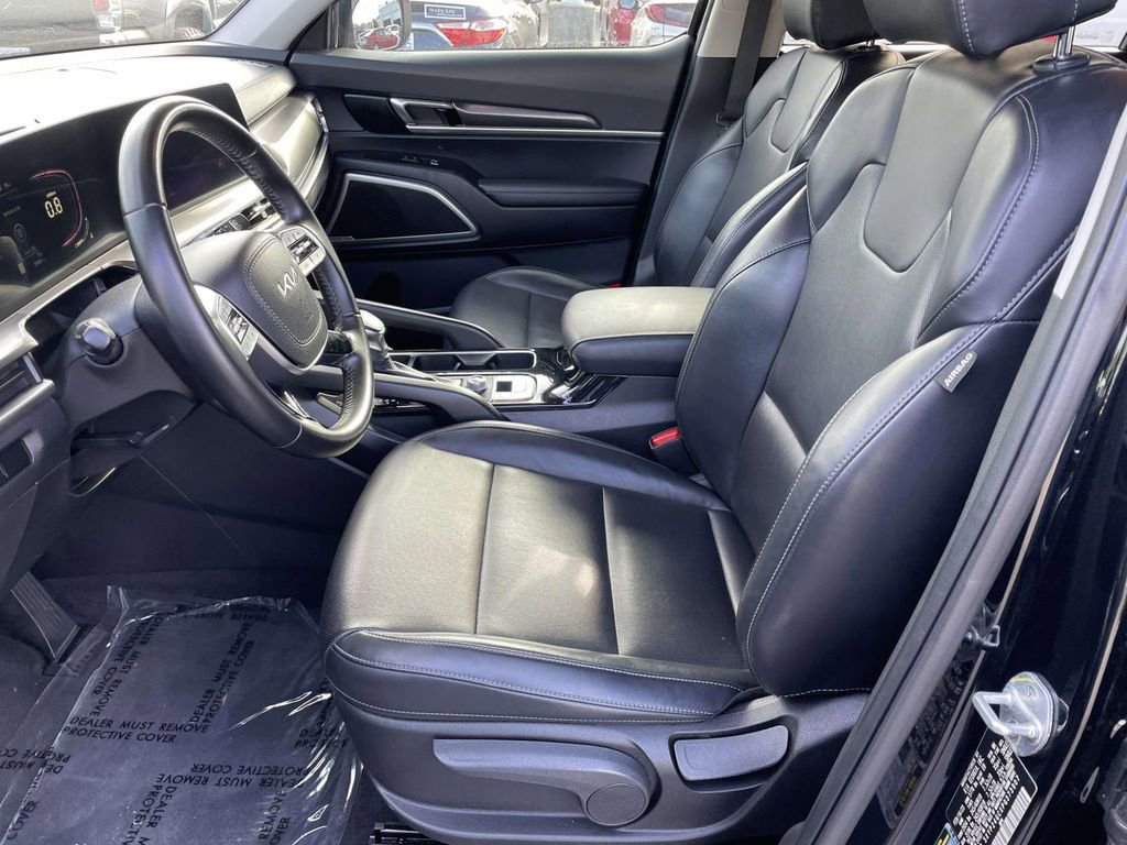 Used 2023 Kia Telluride LX image 28