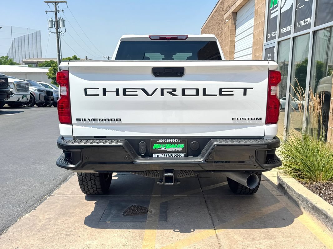 Used 2025 Chevrolet Silverado 2500 Custom w/ Custom Value Package AWD/4WD image 4