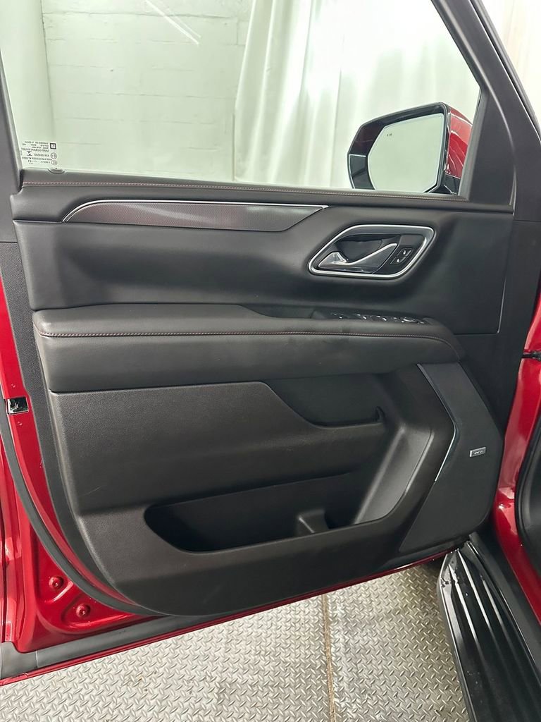 Used 2021 Chevrolet Suburban RST w/ Luxury Package AWD/4WD image 8