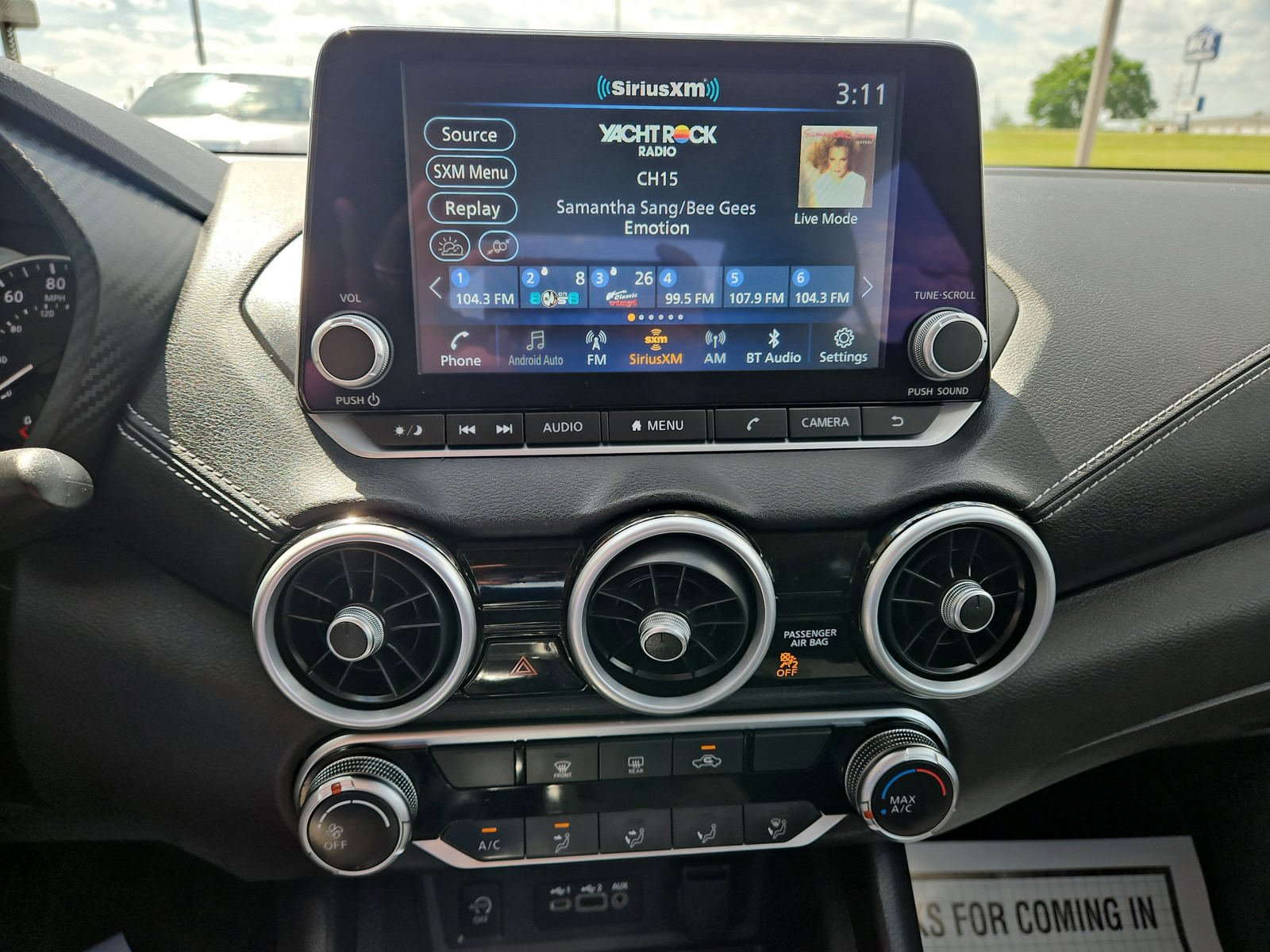 Used 2025 Nissan Sentra SV FWD image 8