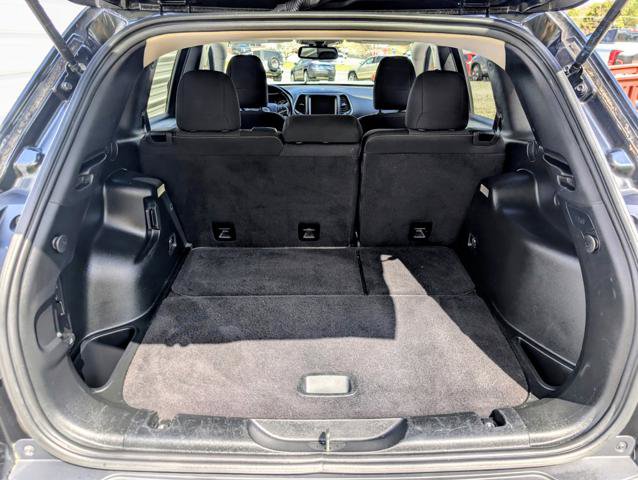 Used 2016 Jeep Cherokee Latitude image 17