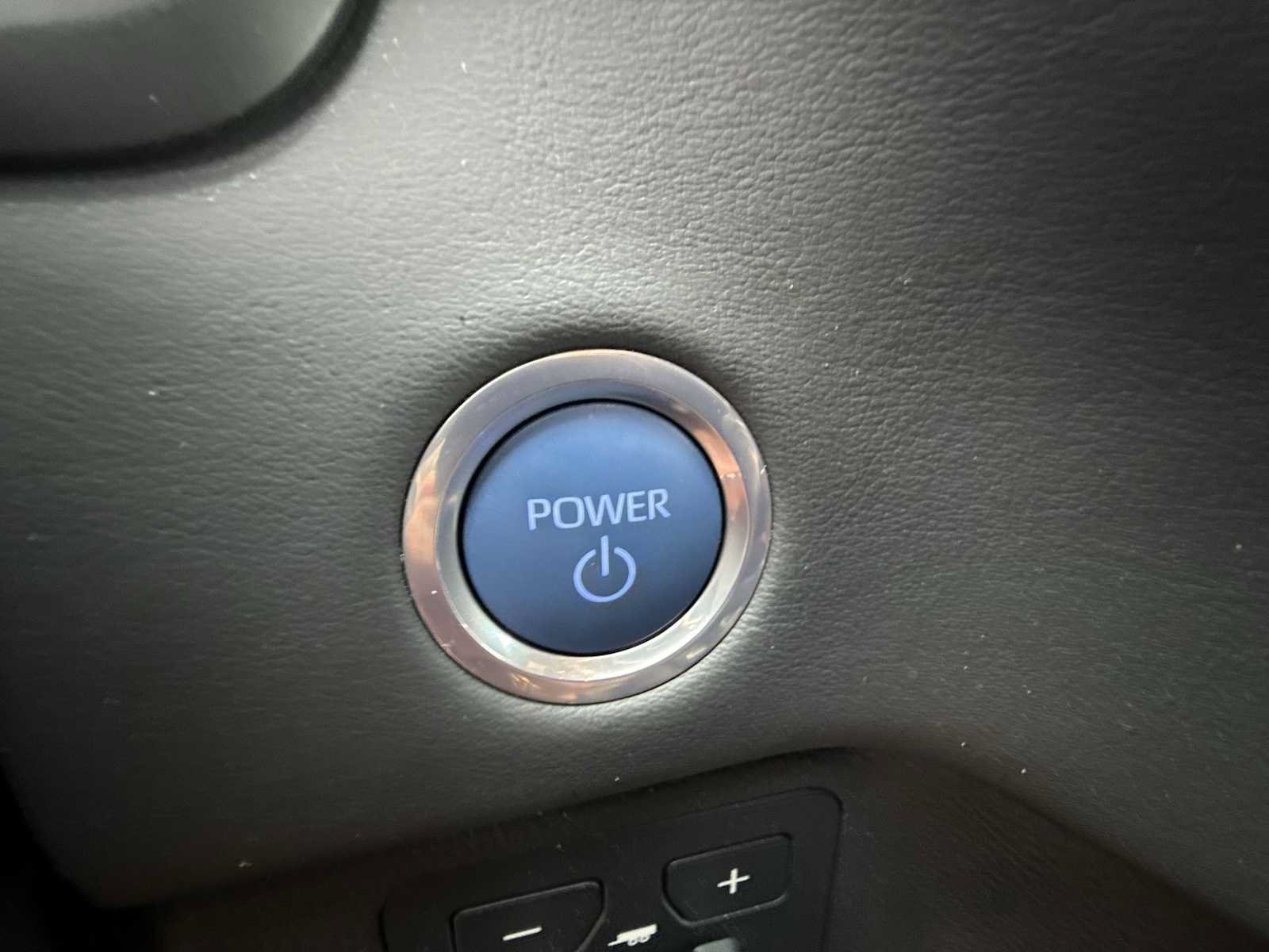 Used 2024 Toyota Tundra Platinum AWD/4WD image 16