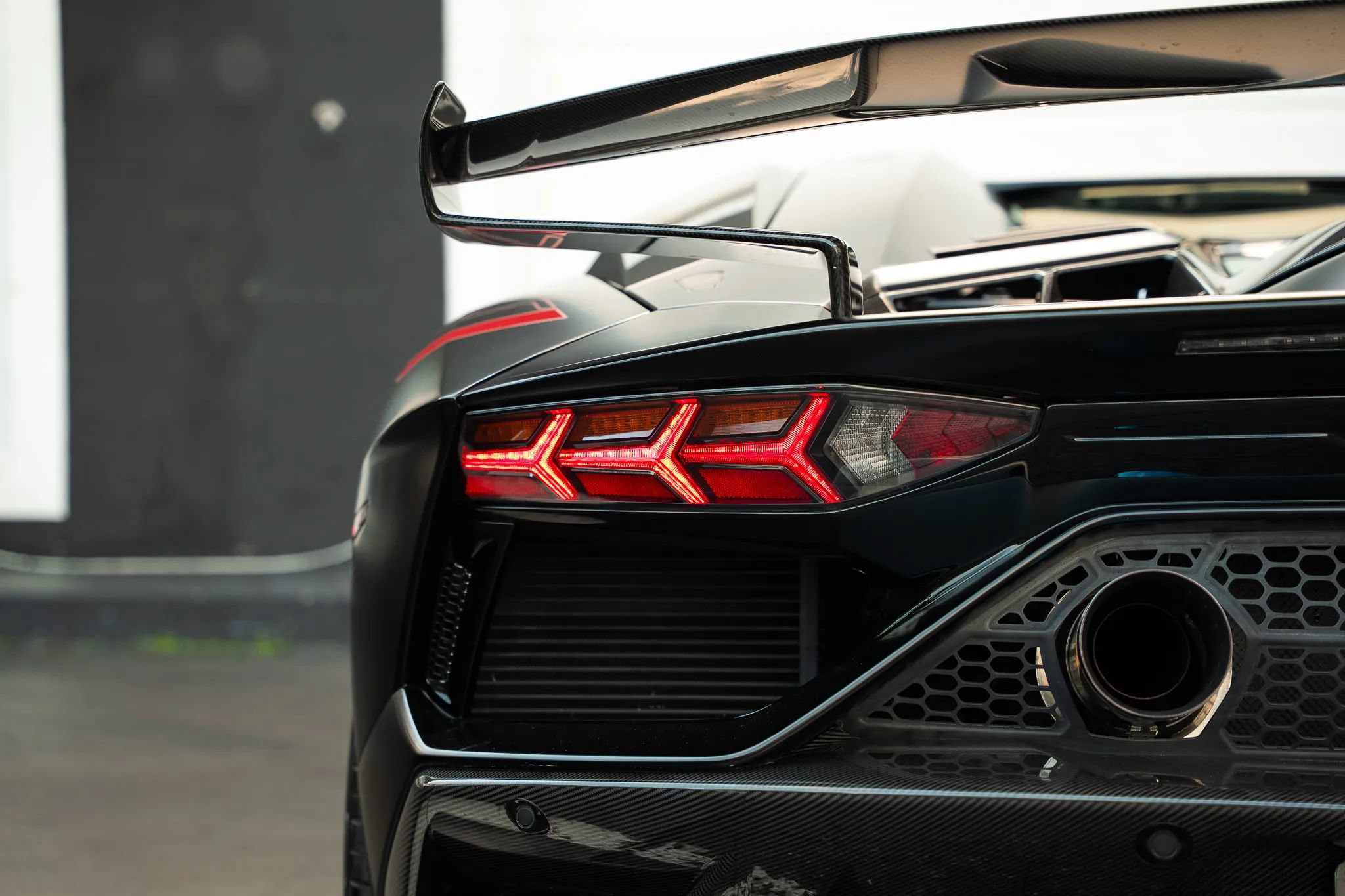 Used 2021 Lamborghini Aventador SVJ AWD/4WD image 35