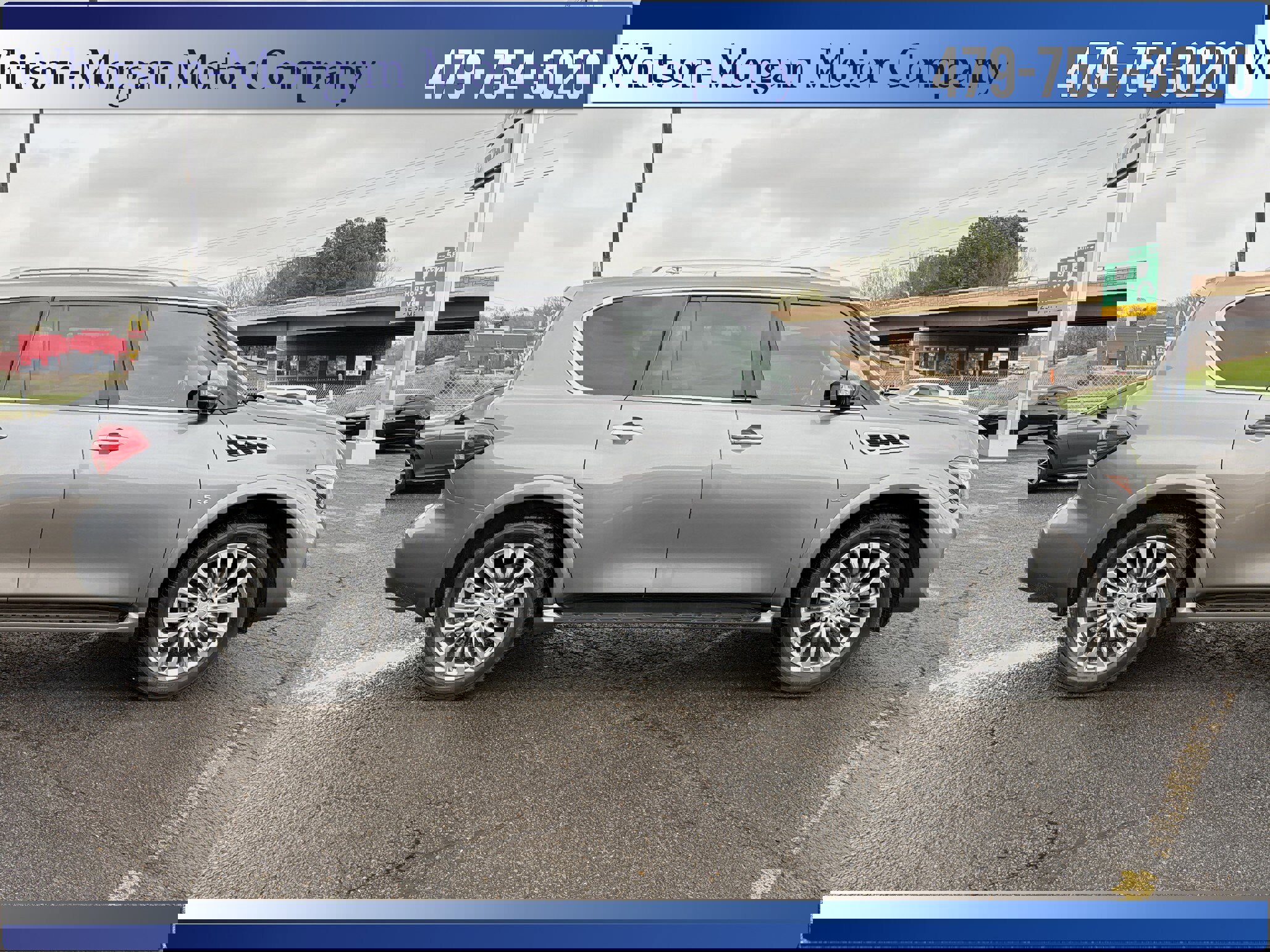 Used 2016 INFINITI QX80 Luxe w/ 22" Wheel Package image 4