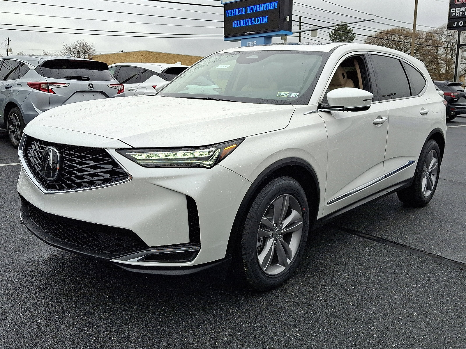 New 2025 Acura MDX SH-AWD image 2