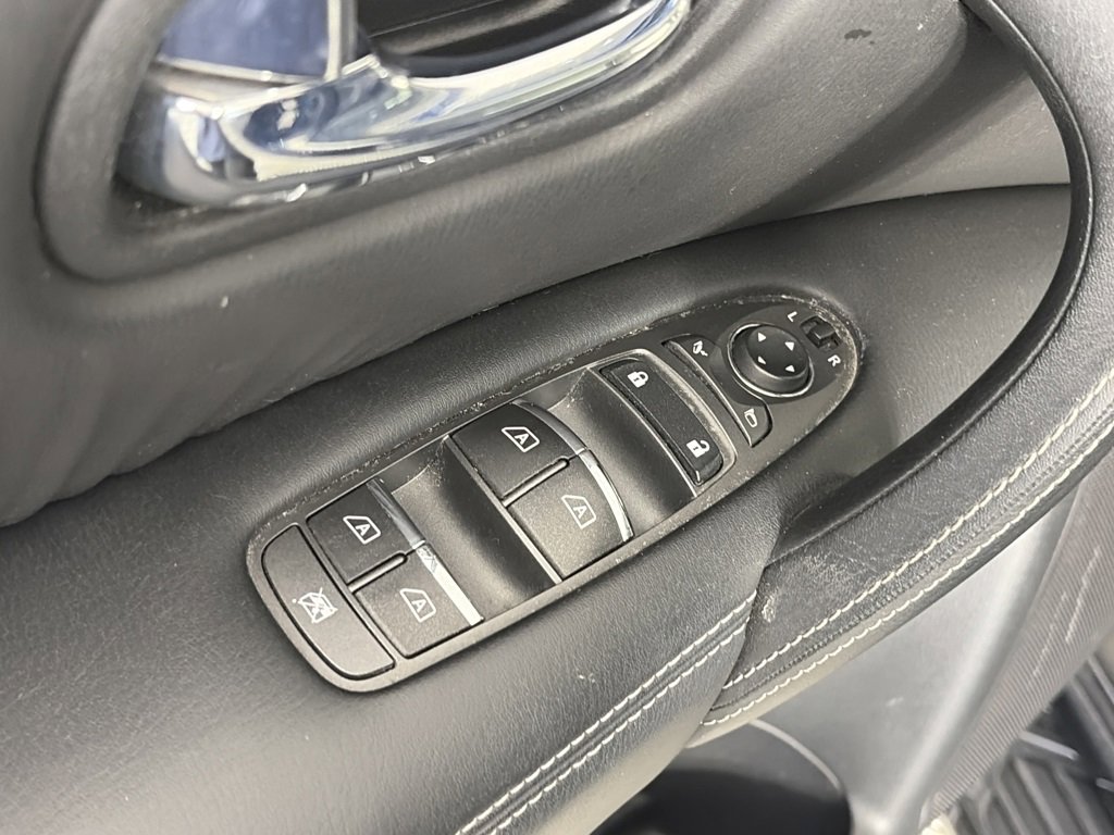 Used 2018 Nissan Armada SL w/ Moonroof Package image 25