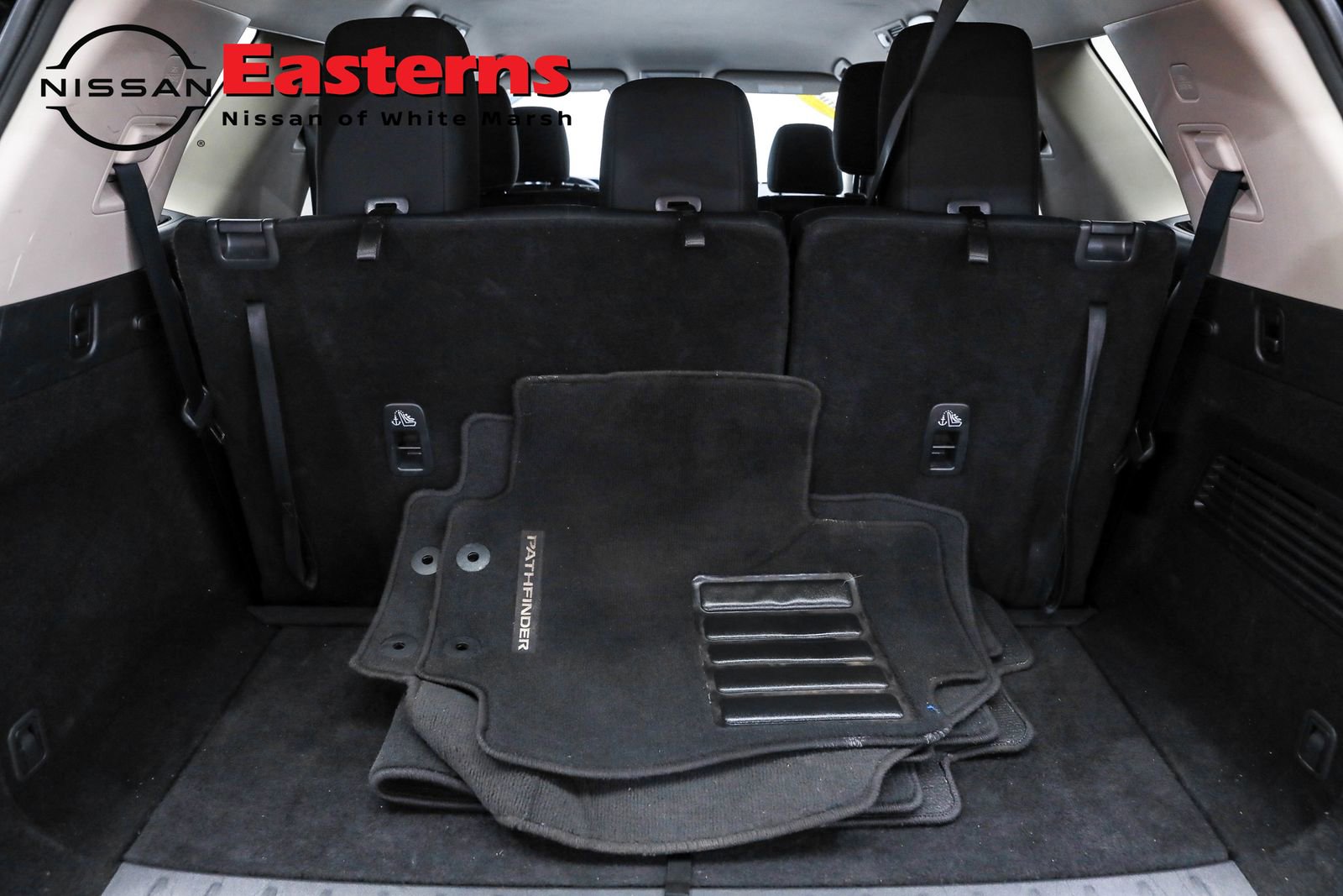 Used 2024 Nissan Pathfinder S image 9