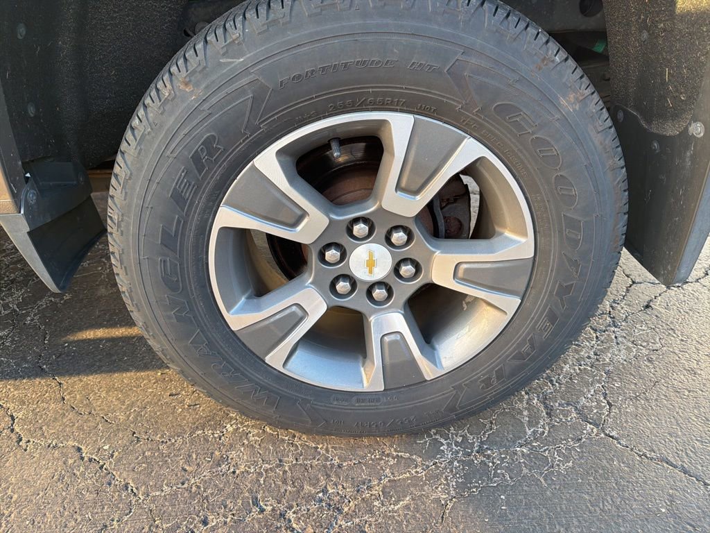 Used 2015 Chevrolet Colorado Z71 AWD/4WD image 11