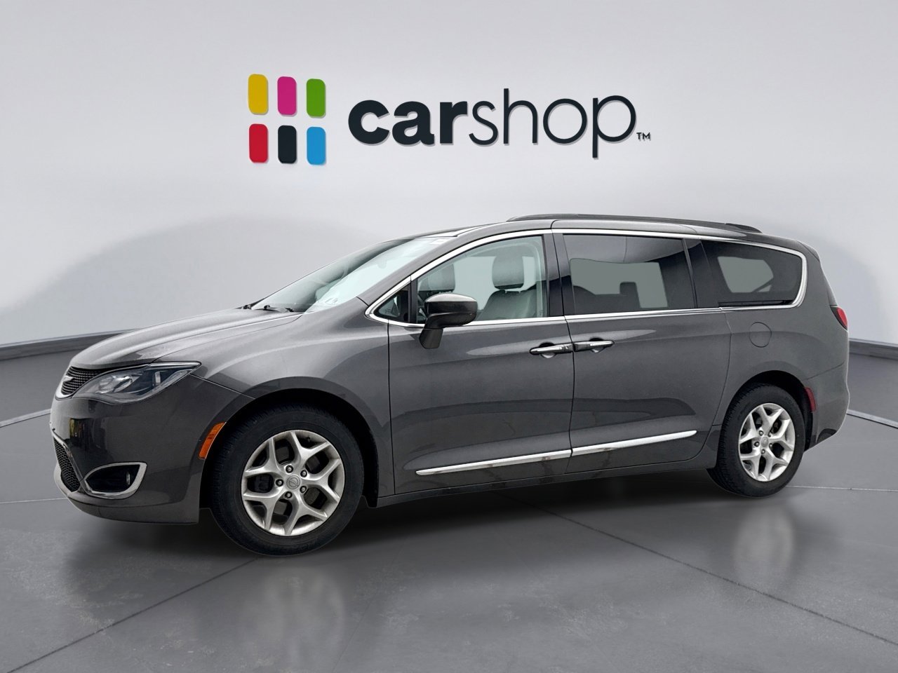 Used 2017 Chrysler Pacifica Touring-L w/ Tire & Wheel Group image 1