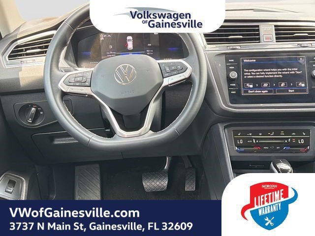 Used 2024 Volkswagen Tiguan SE AWD/4WD image 18
