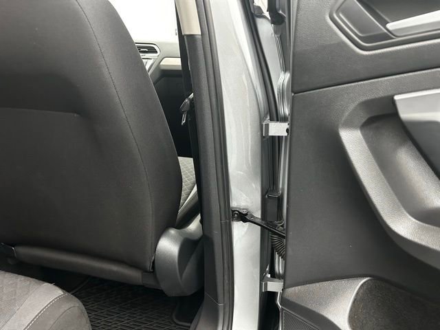 Used 2020 Volkswagen Tiguan S image 28