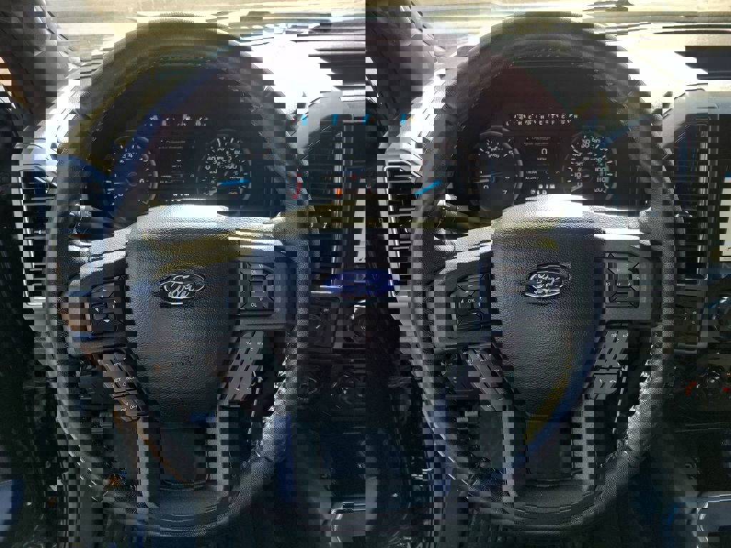 Used 2017 Ford F150 XLT w/ Equipment Group 302A Luxury image 23