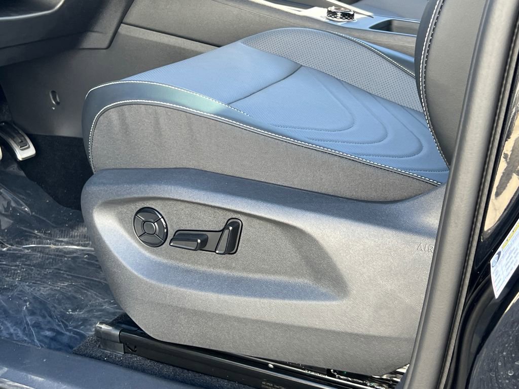 New 2026 Volkswagen Tiguan SE R-Line image 17