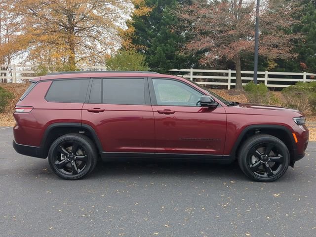 Used 2024 Jeep Grand Cherokee L Altitude image 3