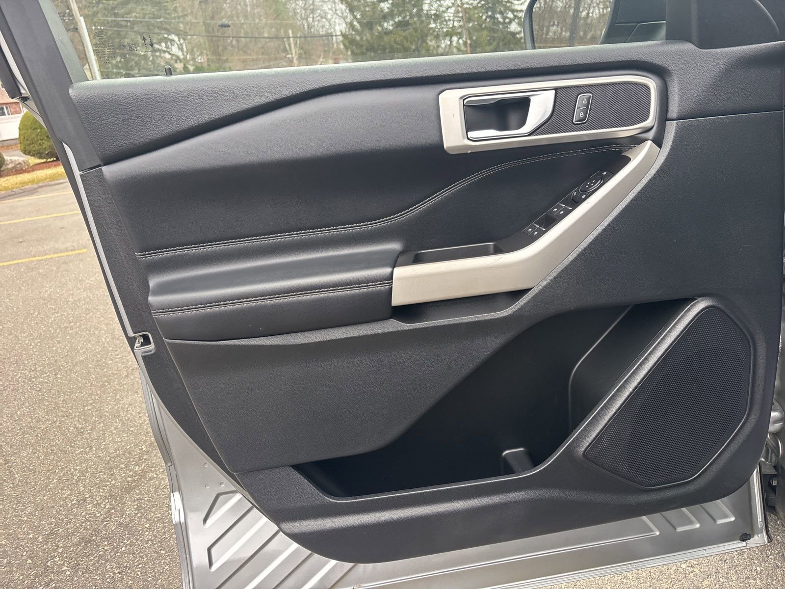 Certified 2022 Ford Explorer XLT w/ Equipment Group 202A image 43